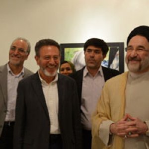 بازدید خاتمی از نمایشگاه «بهشت ایرانی بر صحنه تار و پود»