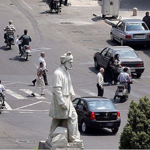 شست‌و‌شوی مجسمه فردوسی این هفته تمام می‌شود