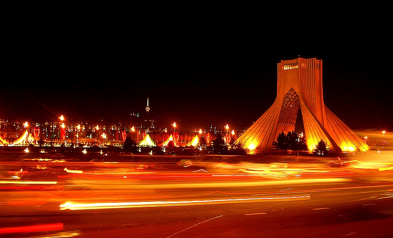 مسجد جامعی: شهر تهران نیازمند رفتار هنرمندانه است